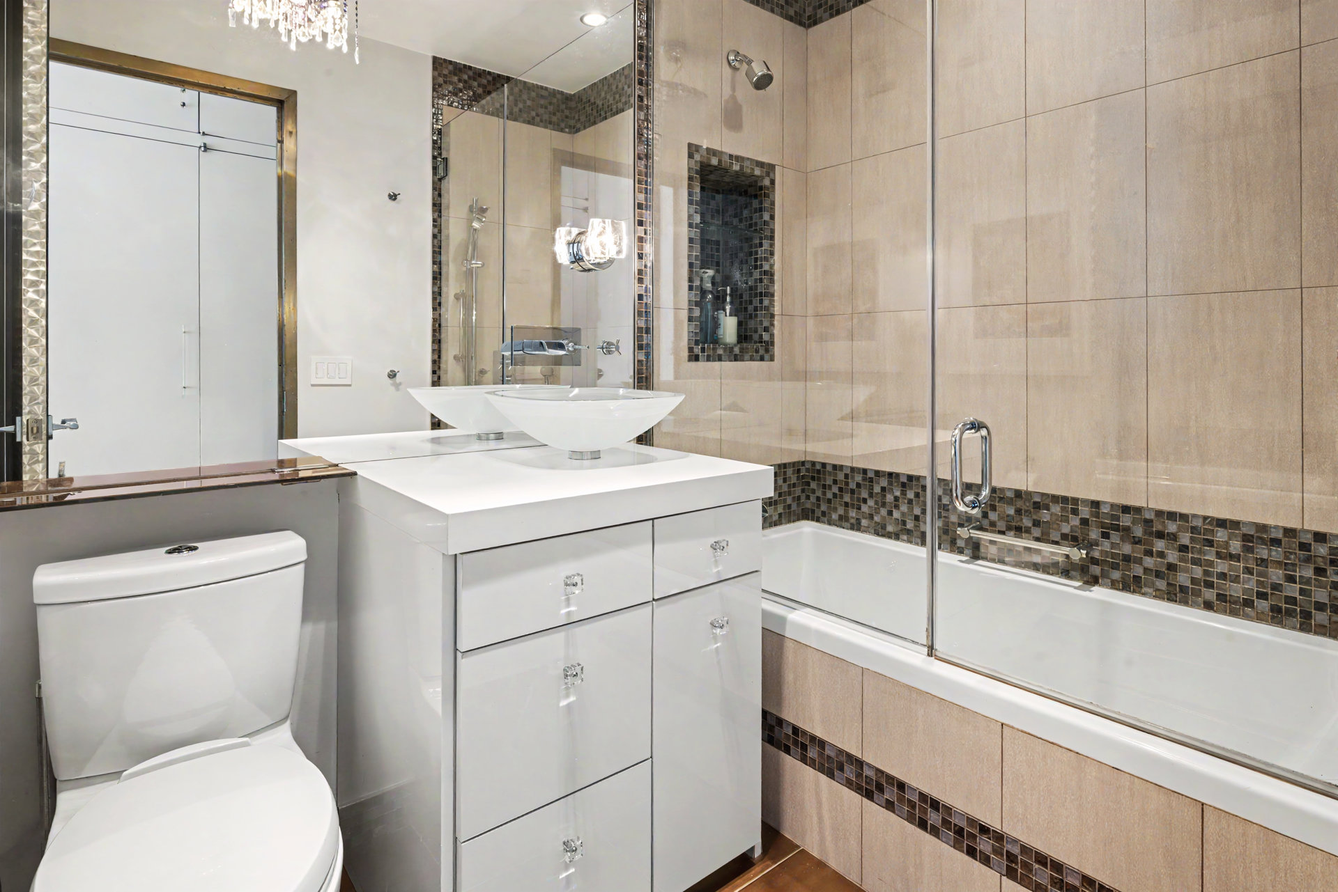 200 Riverside Boulevard, Unit 37D Manhattan, NY 10069 - Photo 8 of 9 Gallery Image 8
