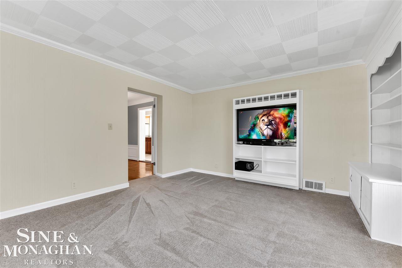 1713 Broadstone Road Grosse Pointe Woods, MI 48236 - Photo 19 of 41
