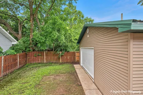 $300,000 | 39 Fairfax, Fox Lake, IL 60020