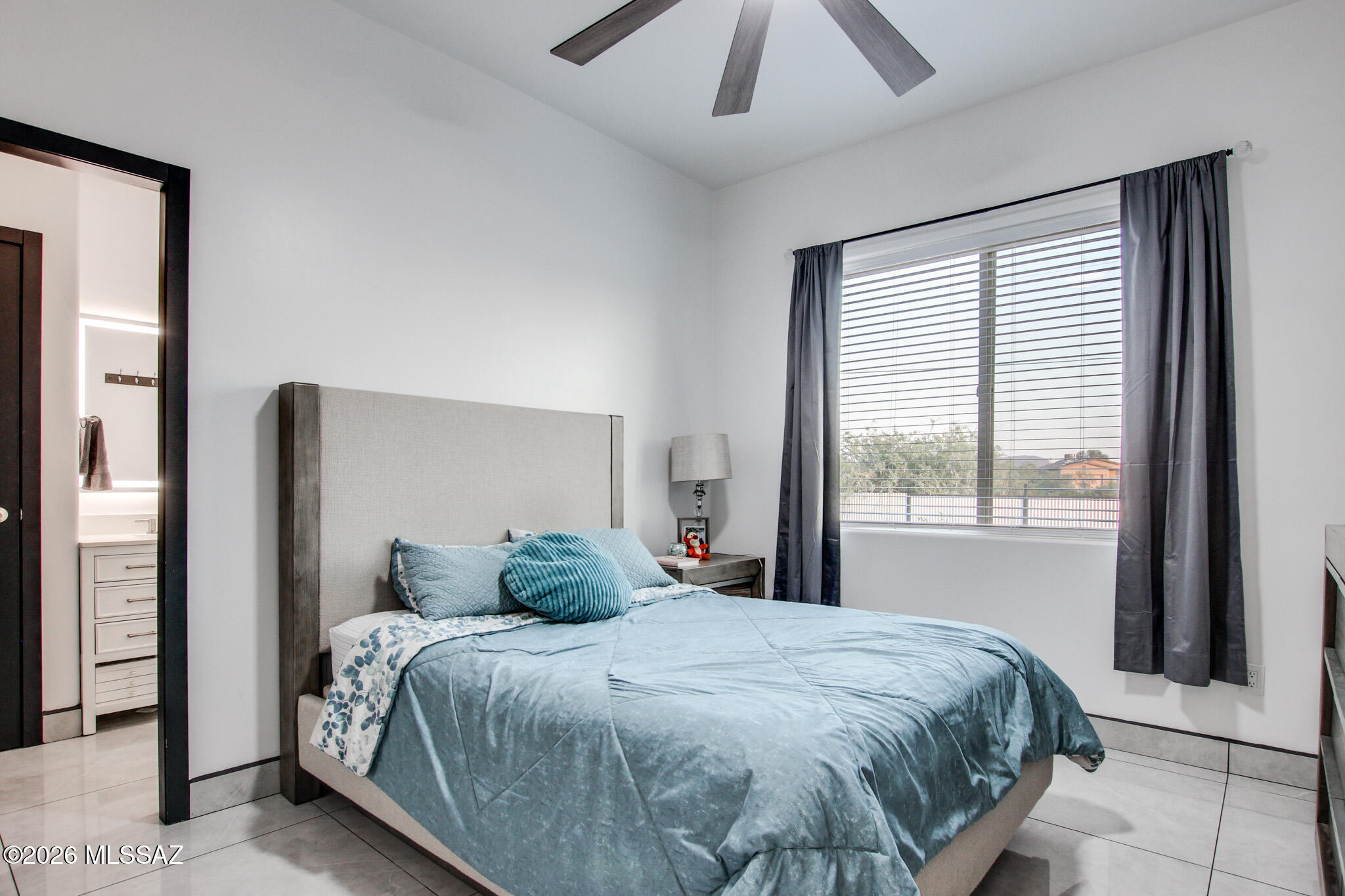 5550 West Irvington Road Tucson, AZ 85757 - Photo 8 of 26 Bedroom with Bath