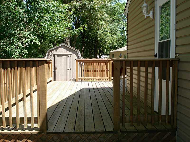 80 Inman Avenue Warwick, RI 02886 - Photo 3 of 12 Exterior Back.