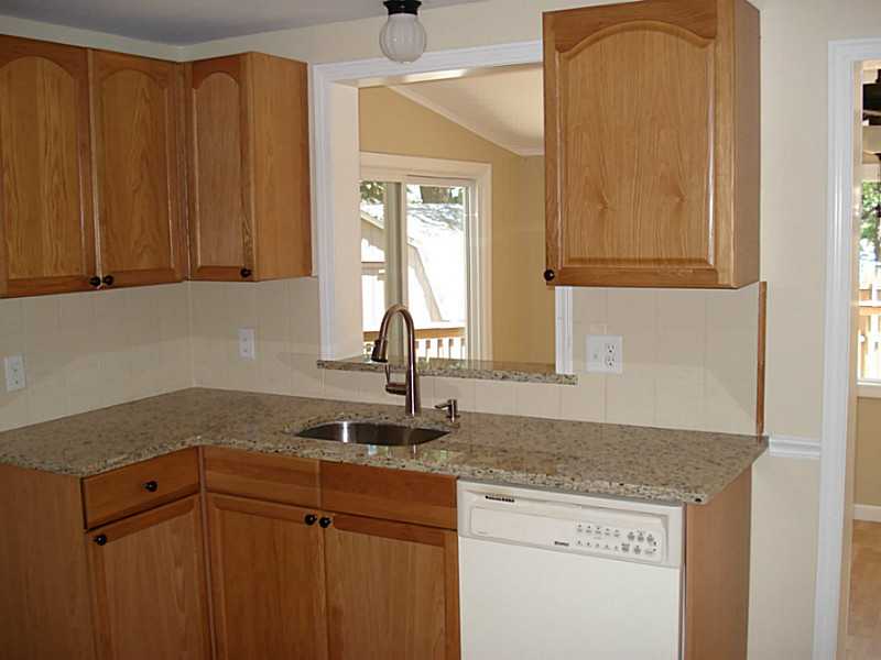 80 Inman Avenue Warwick, RI 02886 - Photo 7 of 12 Kitchen.