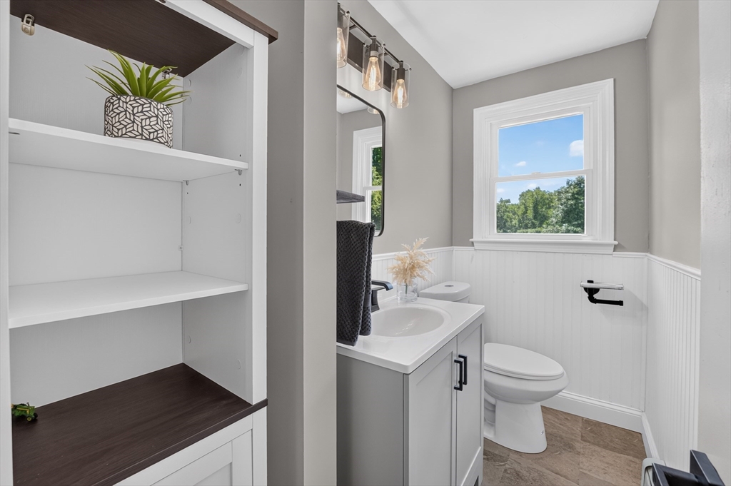 128 Providence Road Grafton, MA 01519 - Photo 10 of 34