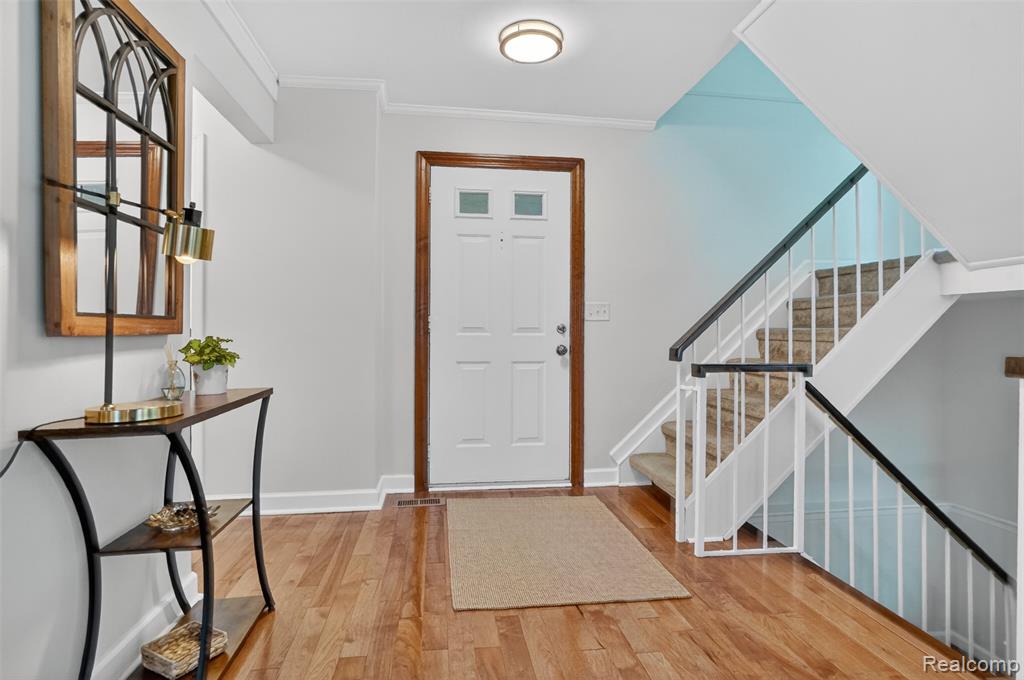 6182 Ledwin Drive Troy, MI 48098 - Photo 5 of 32