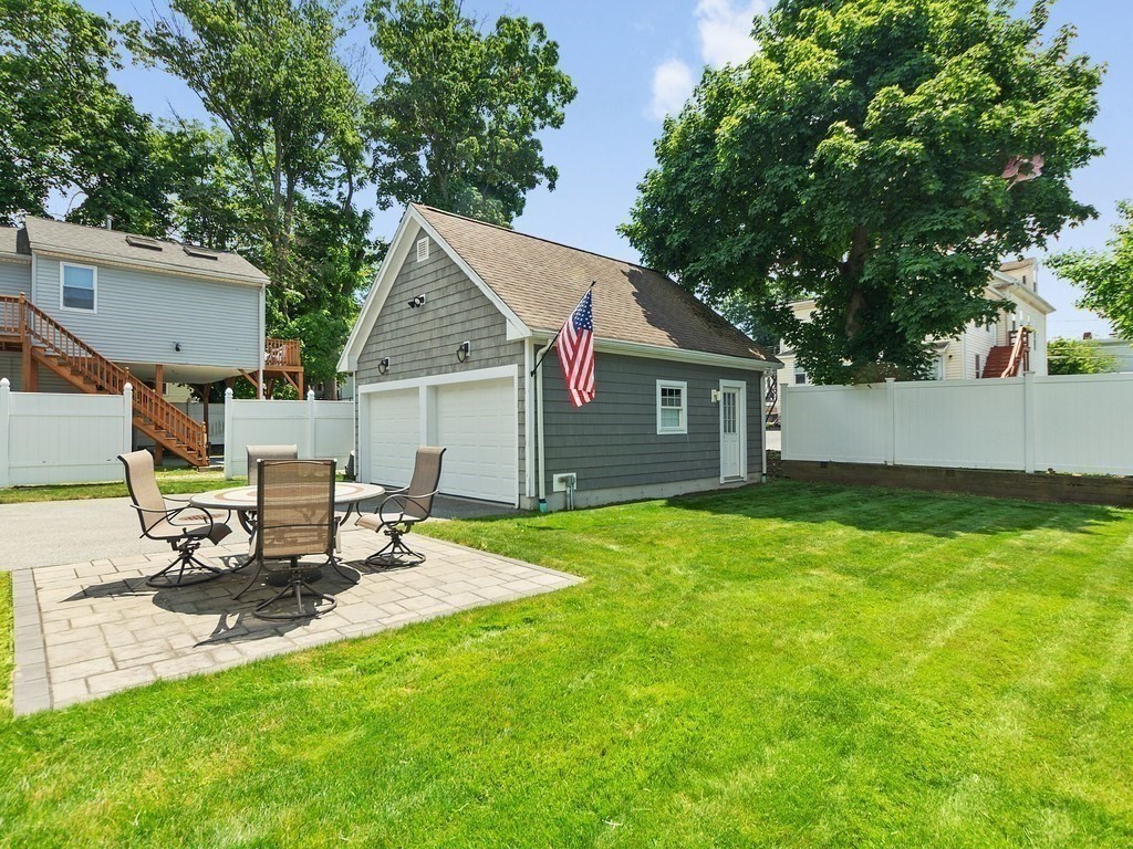 29 Ash Street Waltham, MA 02453 - Photo 30 of 37