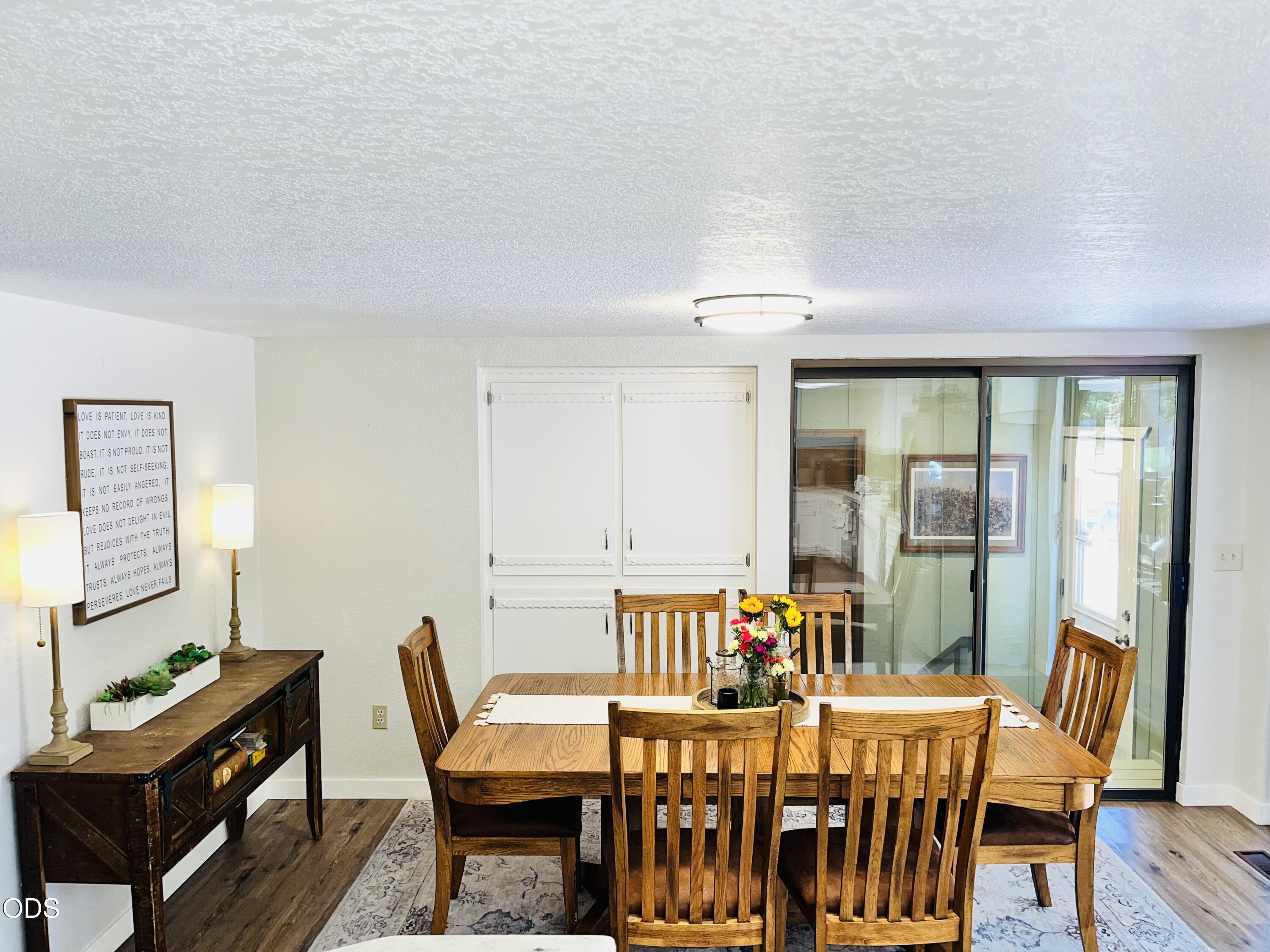 8122 New Hope Road Grants Pass, OR 97527 - Photo 4 of 26