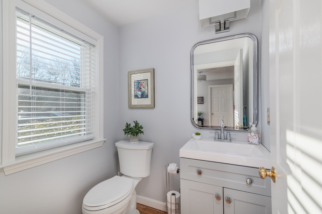 19 Harbor Hill Drive, Unit 19 Bourne, MA 02532 - Photo 4 of 26