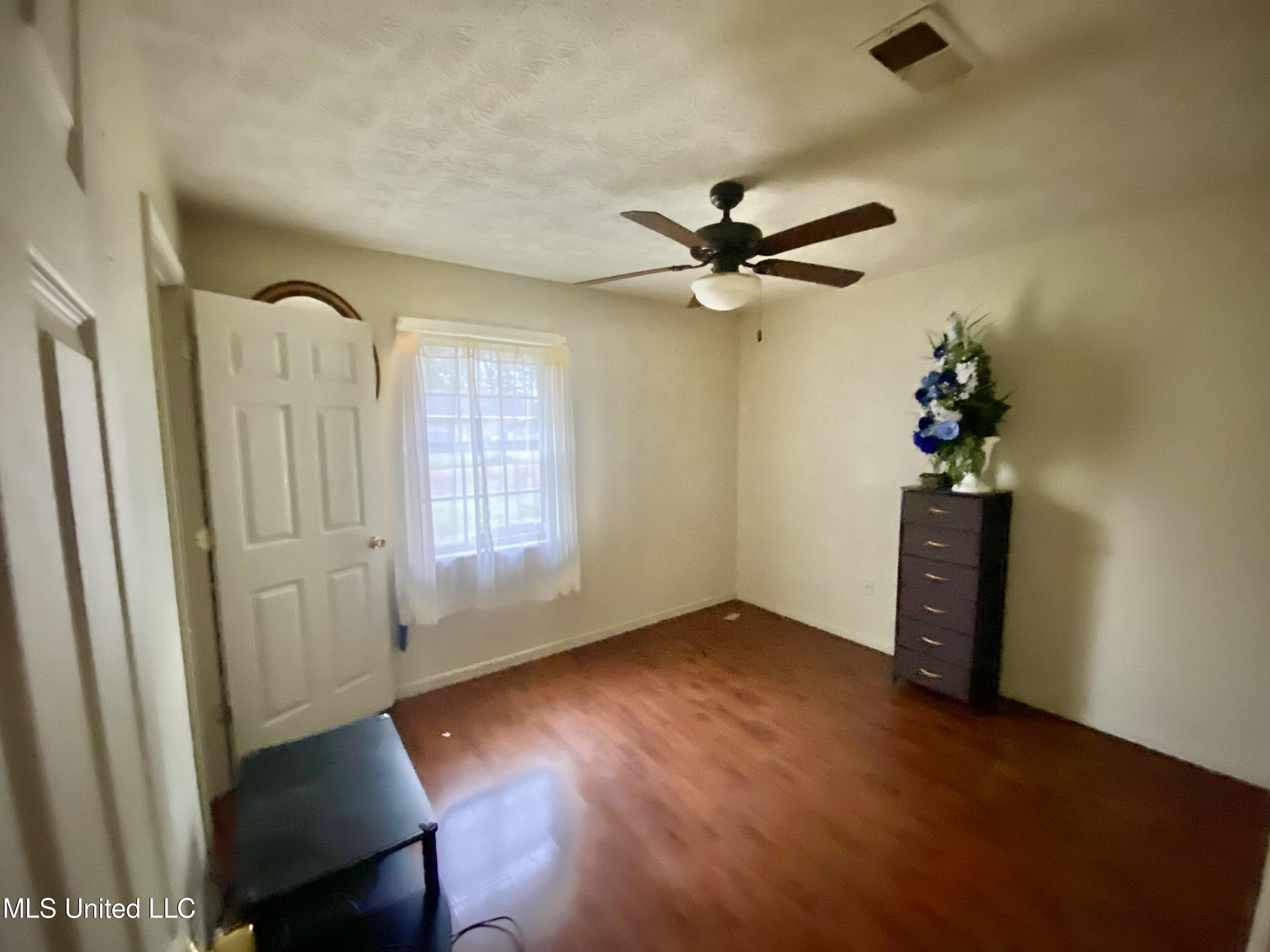 112 Purvis Drive Crystal Springs, MS 39059 - Photo 9 of 15 IMG_4799