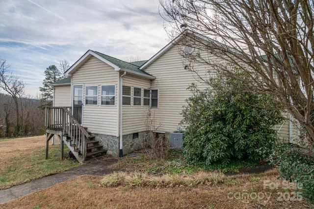 $270,000 | 2541 Grandview Circle Southwest, Lenoir, NC 28645