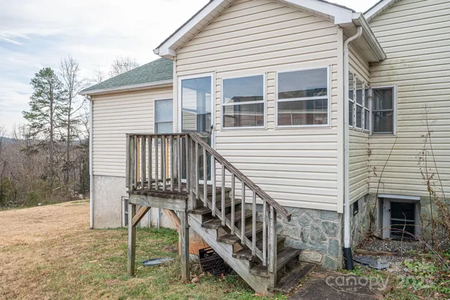 $270,000 | 2541 Grandview Circle Southwest, Lenoir, NC 28645