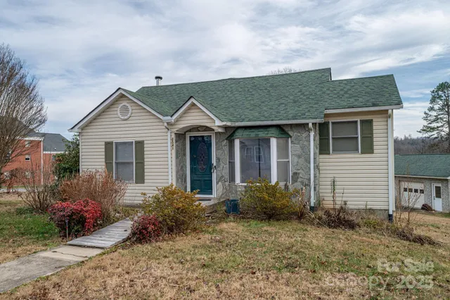 $270,000 | 2541 Grandview Circle Southwest, Lenoir, NC 28645