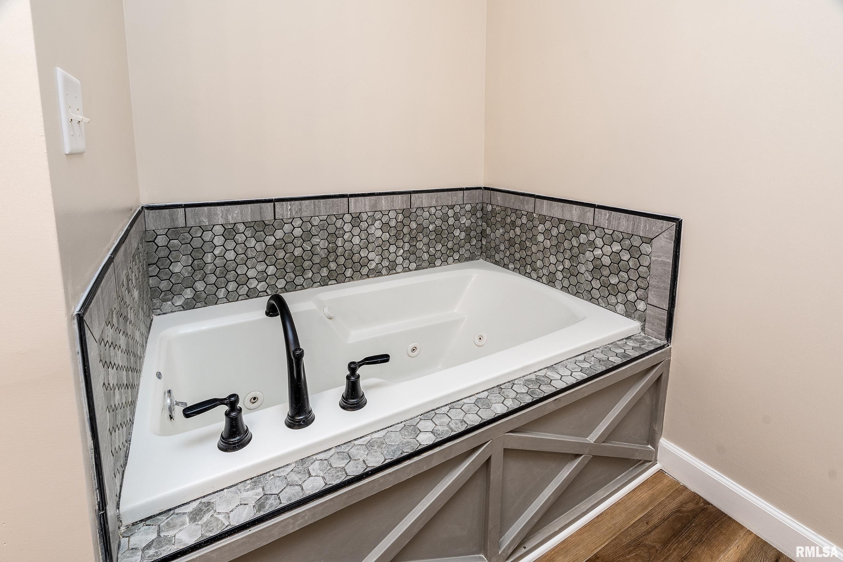 12852 Quarter Horse Road Marion, IL 62959 - Photo 16 of 37