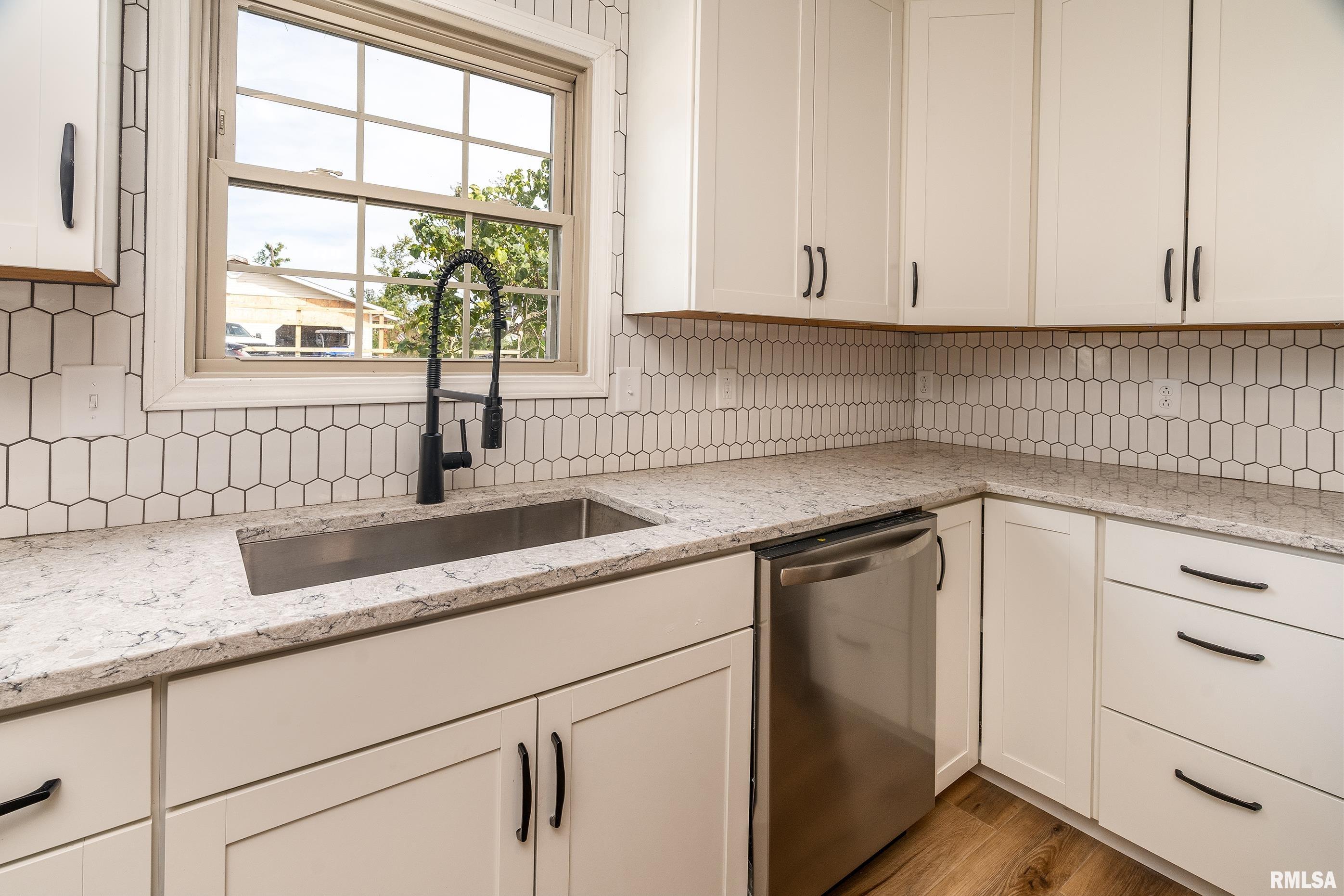 12852 Quarter Horse Road Marion, IL 62959 - Photo 4 of 37