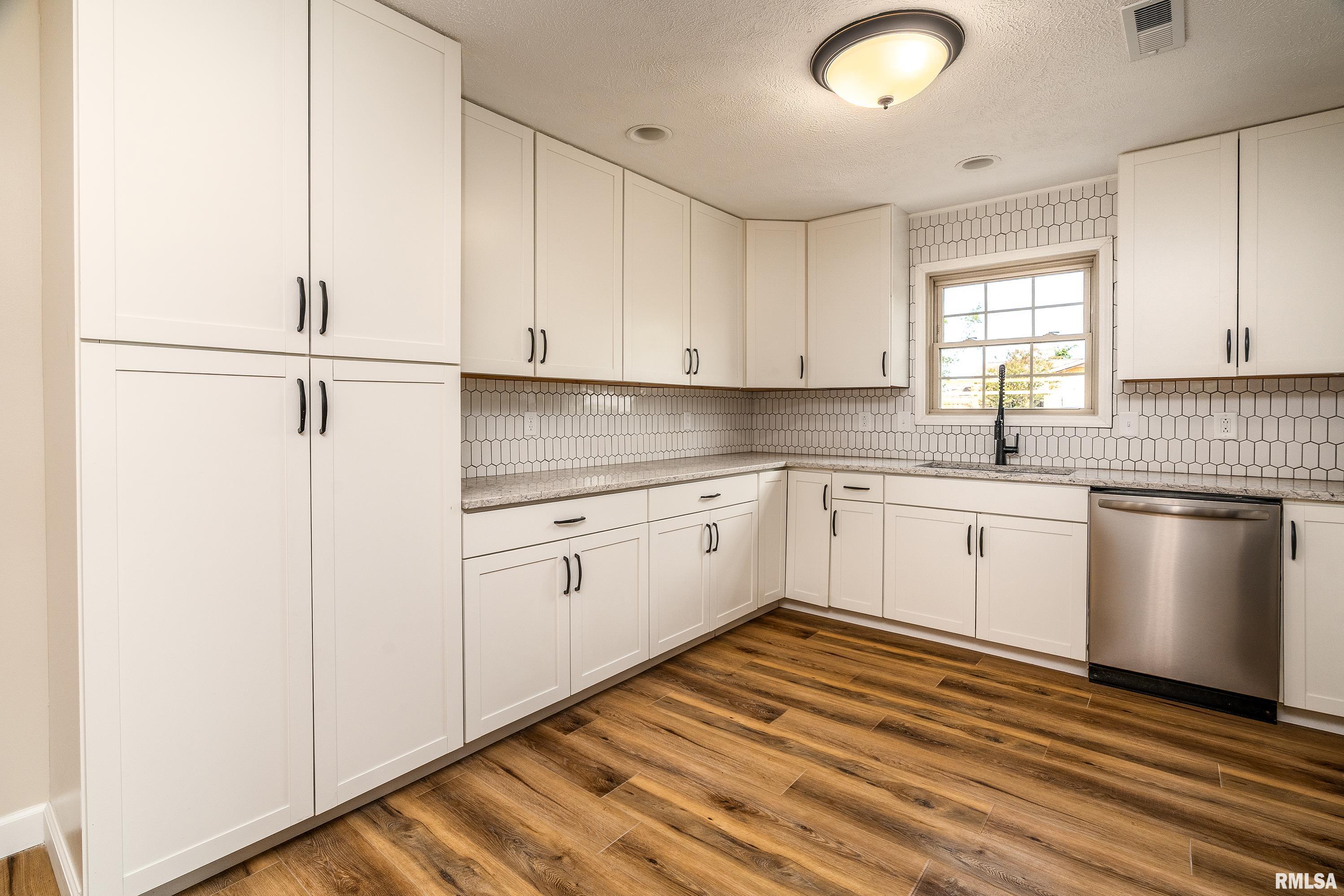 12852 Quarter Horse Road Marion, IL 62959 - Photo 7 of 37