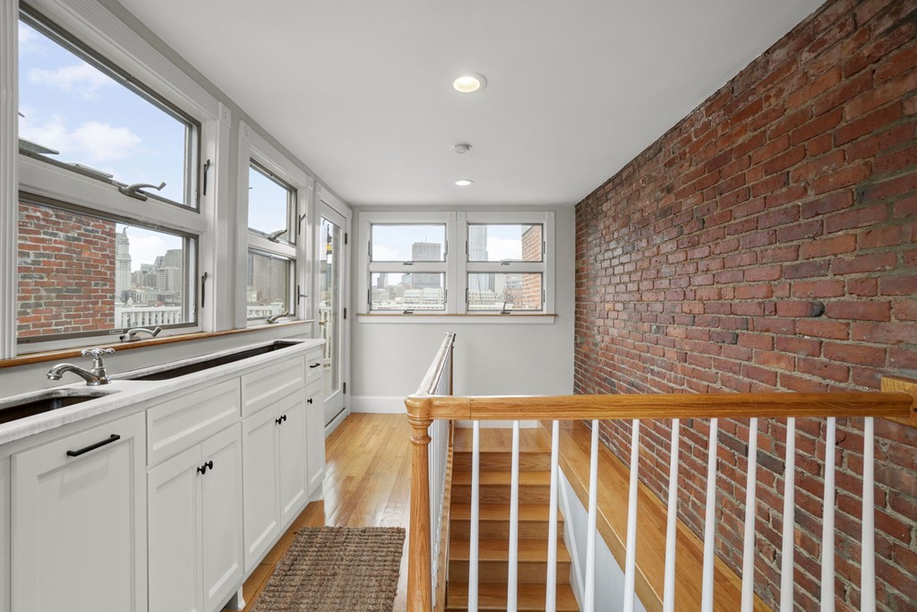 34 Hull Street, Unit 3 Boston, MA 02113 - Photo 27 of 35 Gallery Image 27