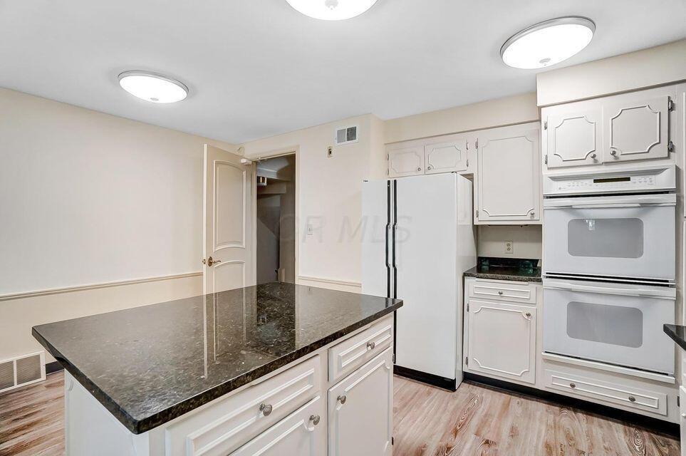 86 Preston Road Columbus, OH 43209 - Photo 3 of 30