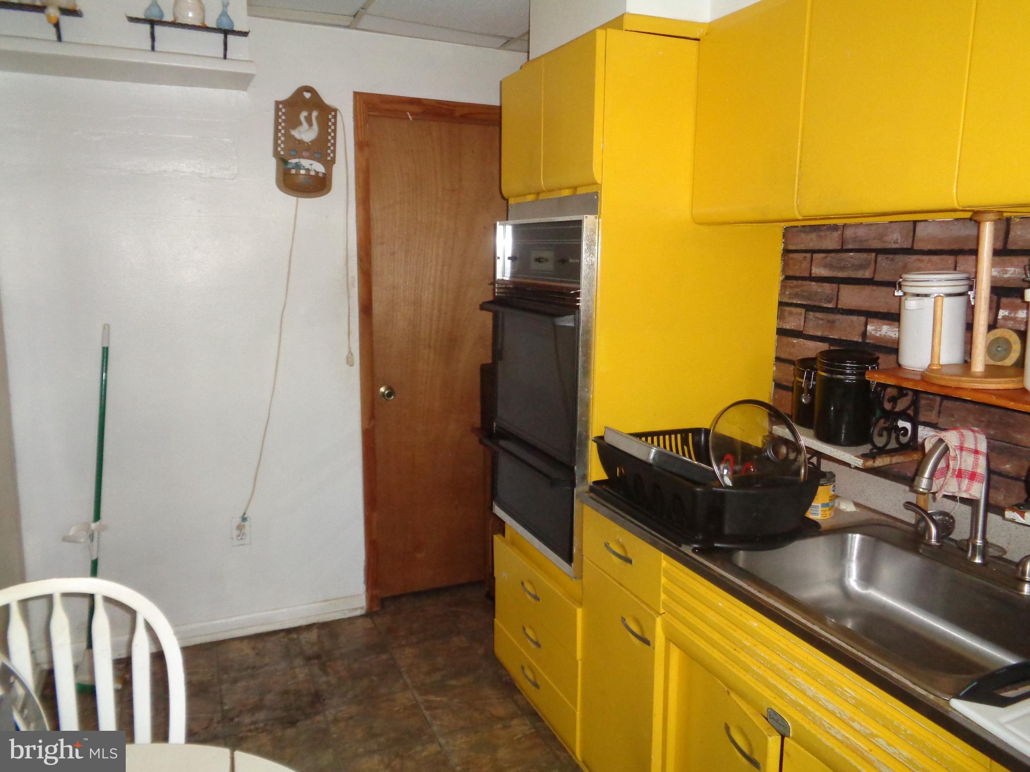 9734 Conmar Road Baltimore, MD 21220 - Photo 8 of 30