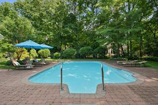 4200 Dublin Road Columbus, OH 43221 - Photo 13 of 19 Pool