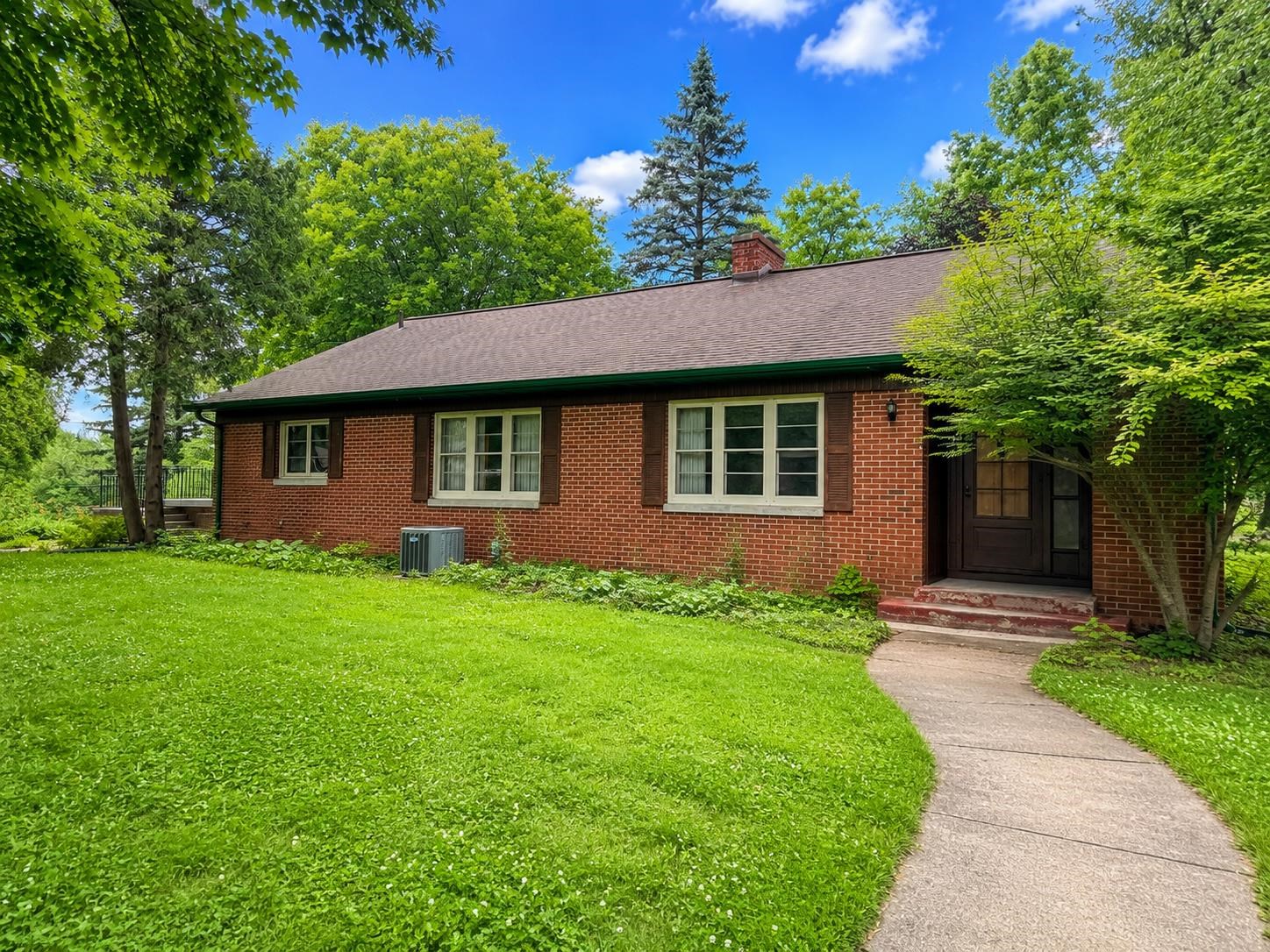 312 West Commerce Street Mineral Point, WI 53565 - Photo 1 of 23