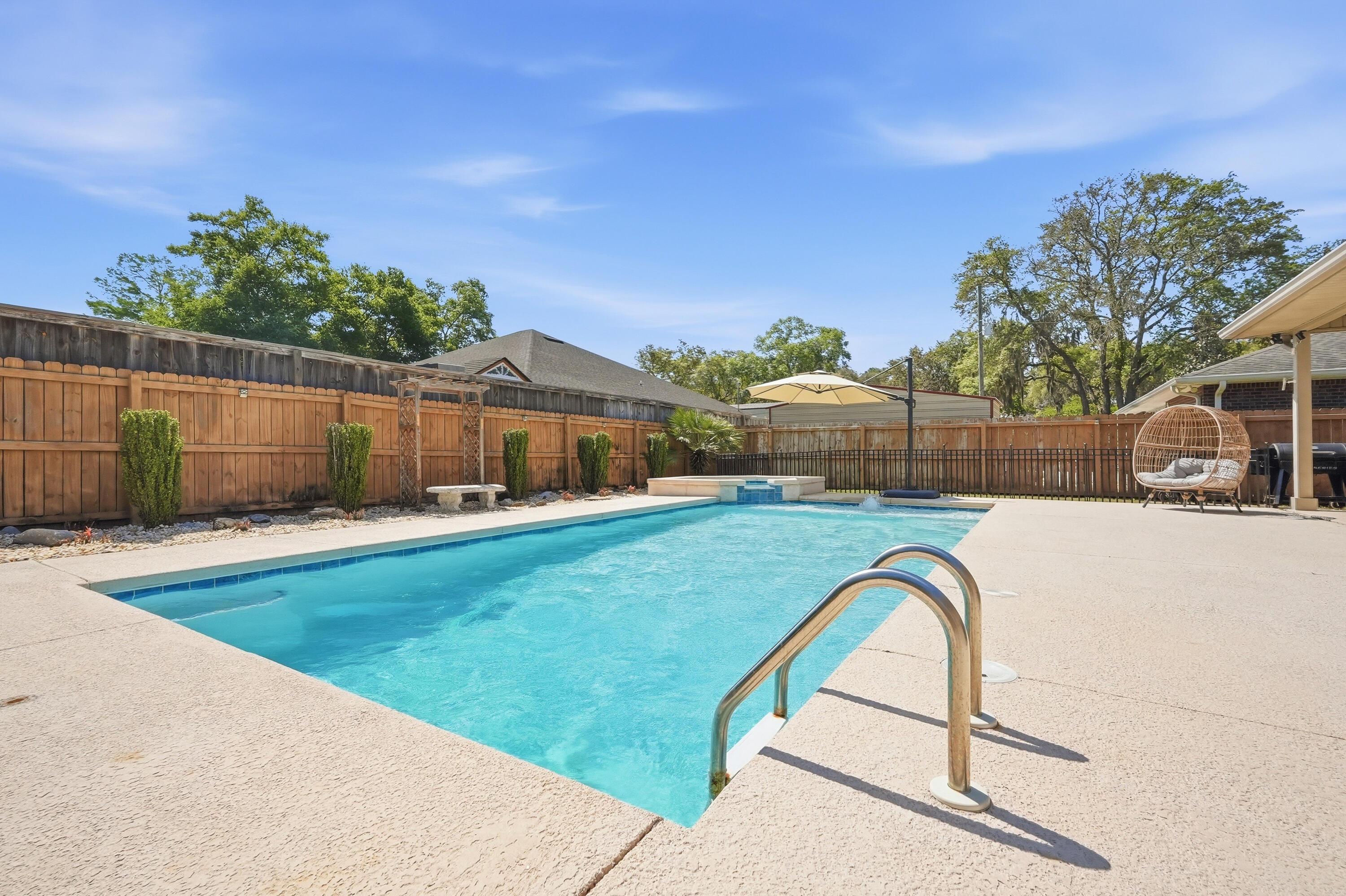 38 Marlborough Road Shalimar, FL 32579 - Photo 37 of 68 38 Marlborough POOL
