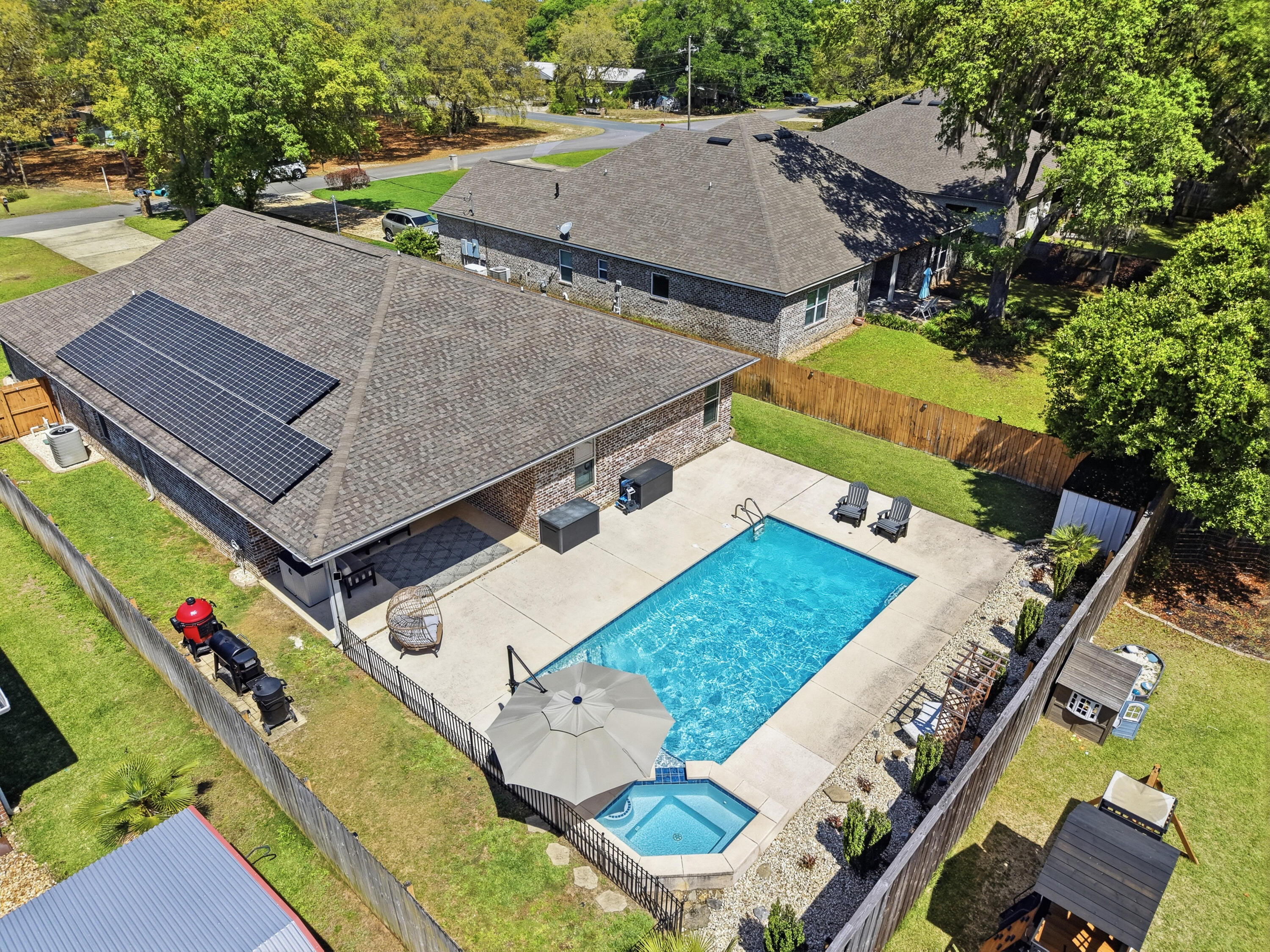 38 Marlborough Road Shalimar, FL 32579 - Photo 63 of 68 an aerial view of a house with a swimming pool