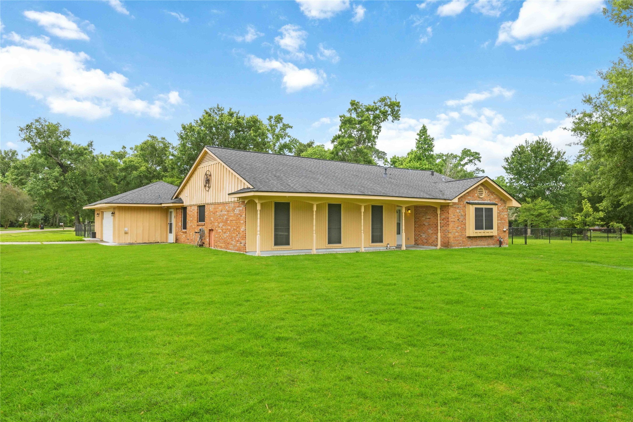 435 Rolling Wood Road Baytown, TX 77520 - Photo 3 of 29 Welcome to the neighborhood