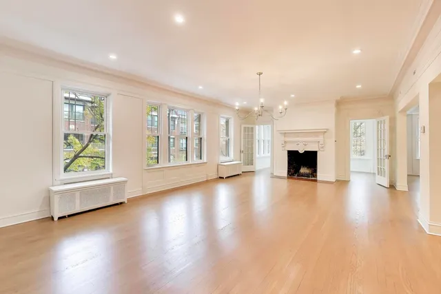 $1,050,000 | 1201 East Madison Park, Unit 3, Chicago, IL 60615