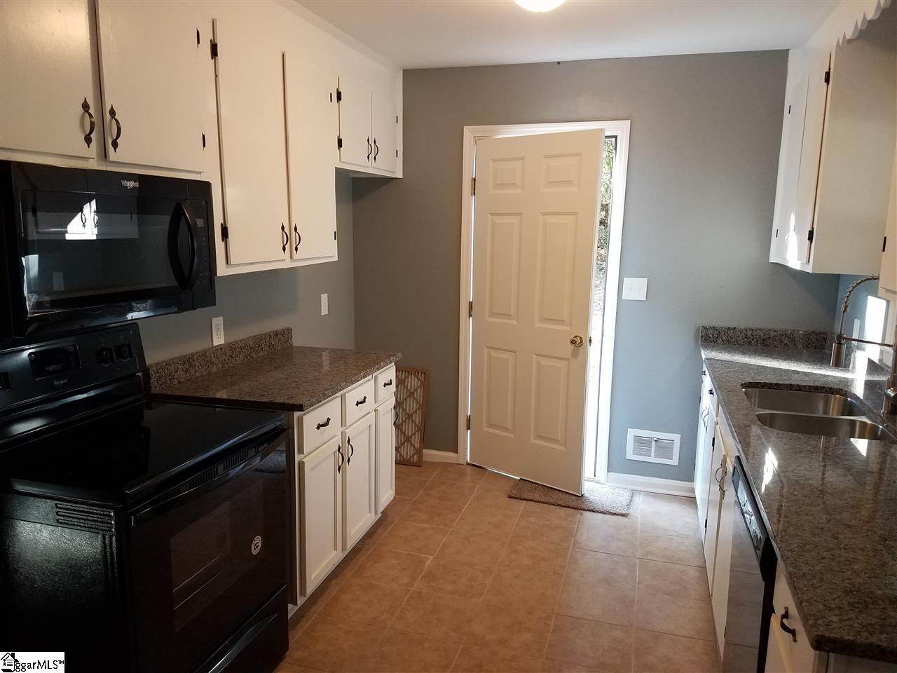 125 Lincoln Road Taylors, SC 29687 - Photo 7 of 15 Gallery Image 7