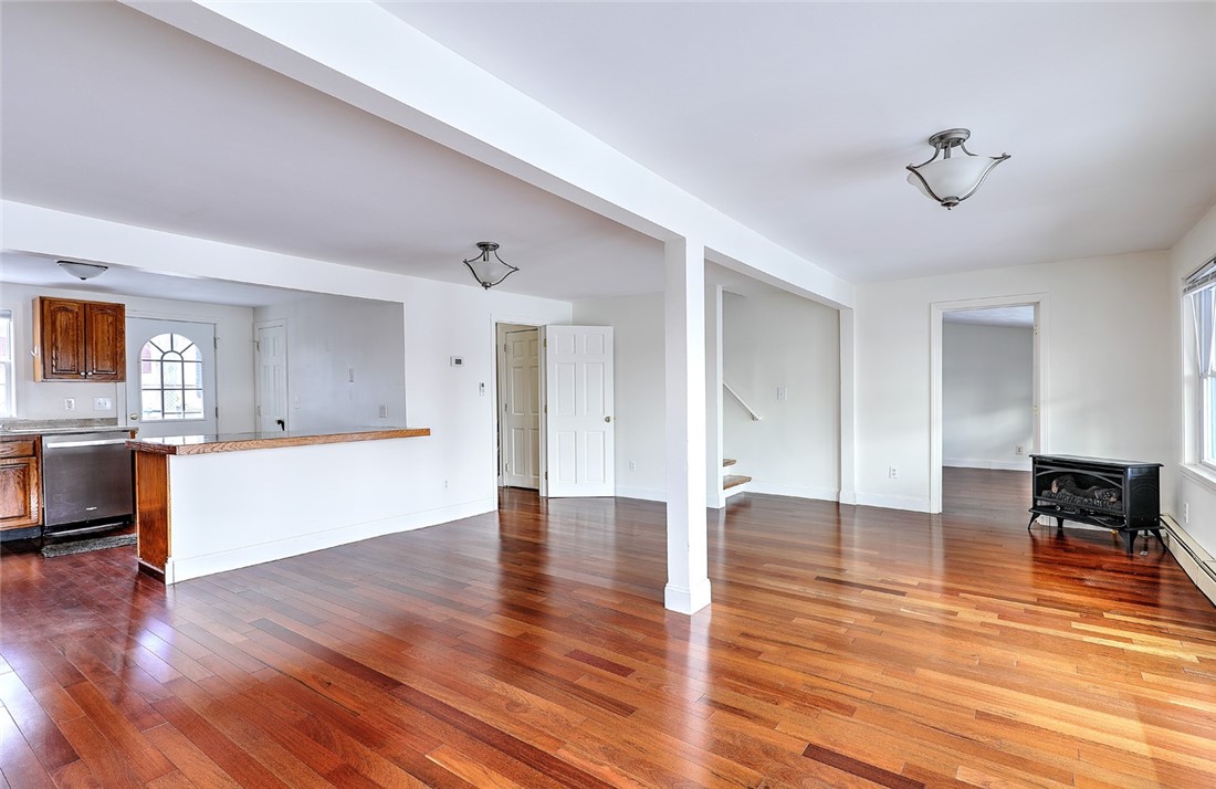 62 Hermit Drive Warwick, RI 02889 - Photo 8 of 31