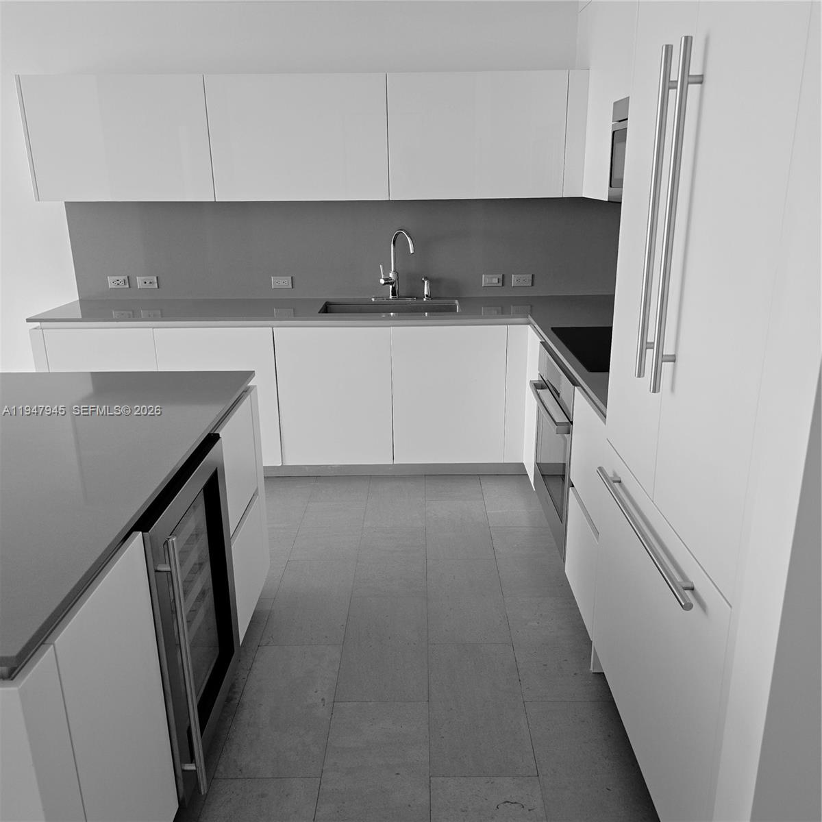 68 Southeast 6th Street, Unit 2110 Miami, FL 33131 - Photo 14 of 59