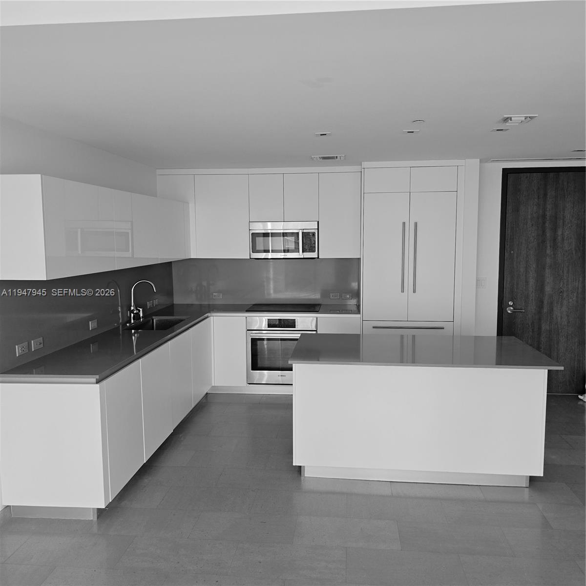 68 Southeast 6th Street, Unit 2110 Miami, FL 33131 - Photo 16 of 59