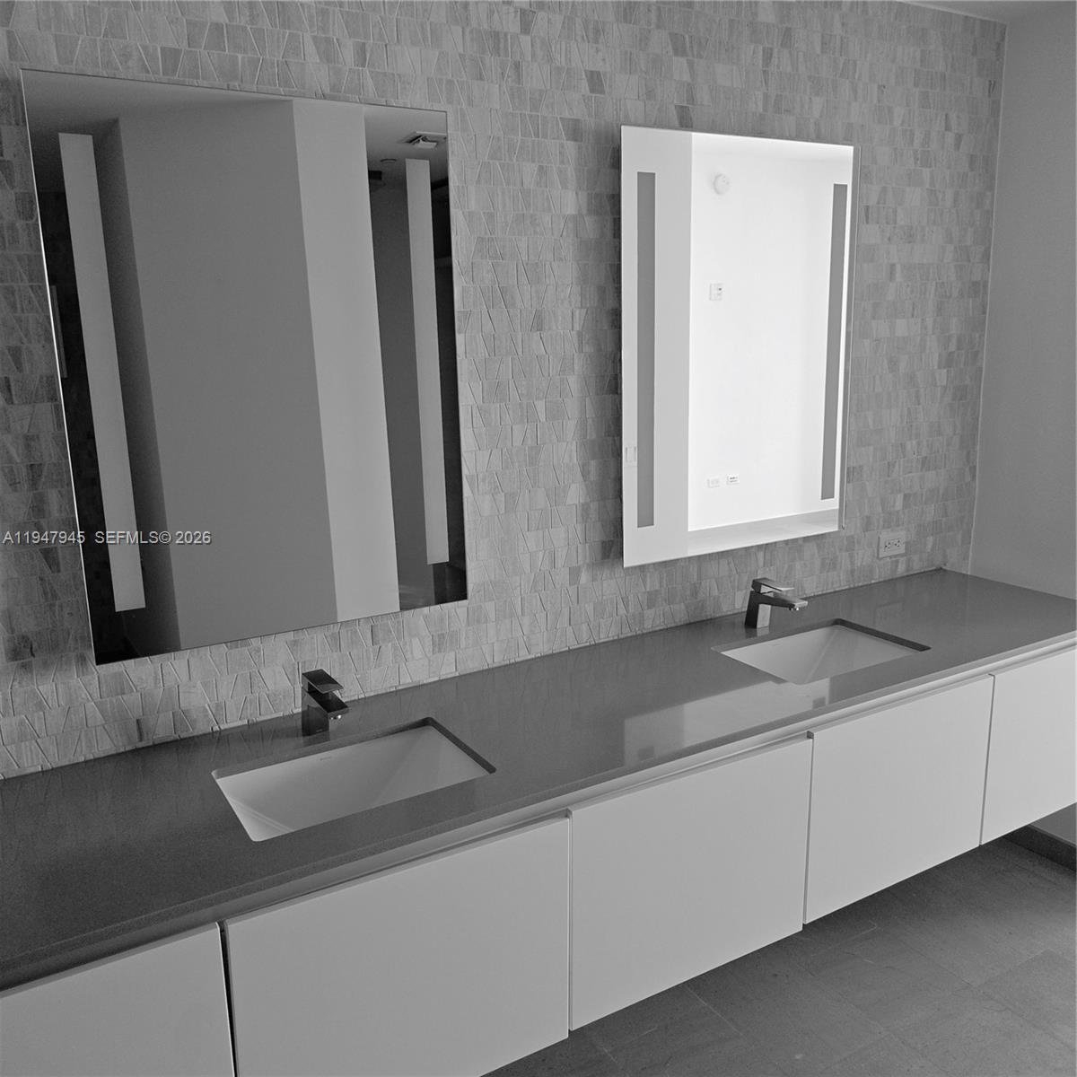 68 Southeast 6th Street, Unit 2110 Miami, FL 33131 - Photo 42 of 59