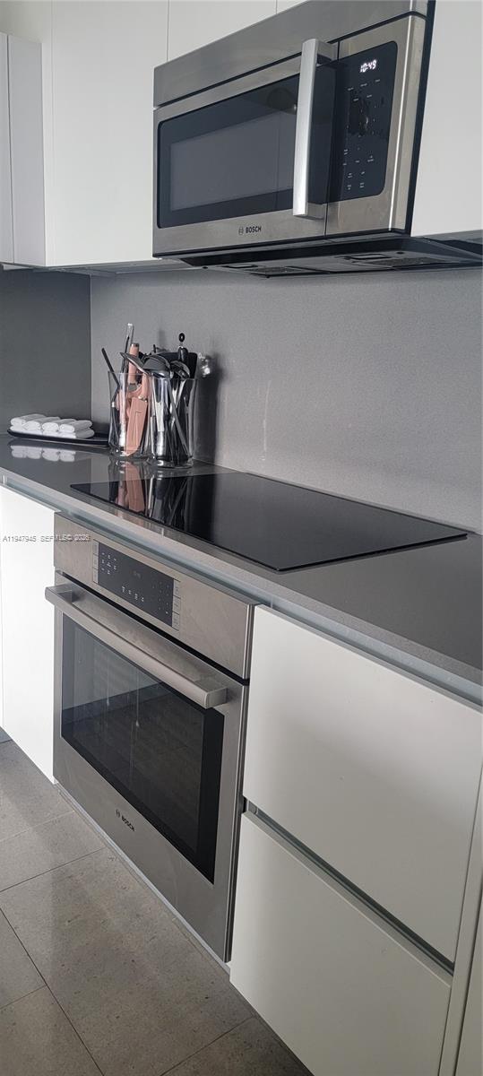 68 Southeast 6th Street, Unit 2110 Miami, FL 33131 - Photo 5 of 11