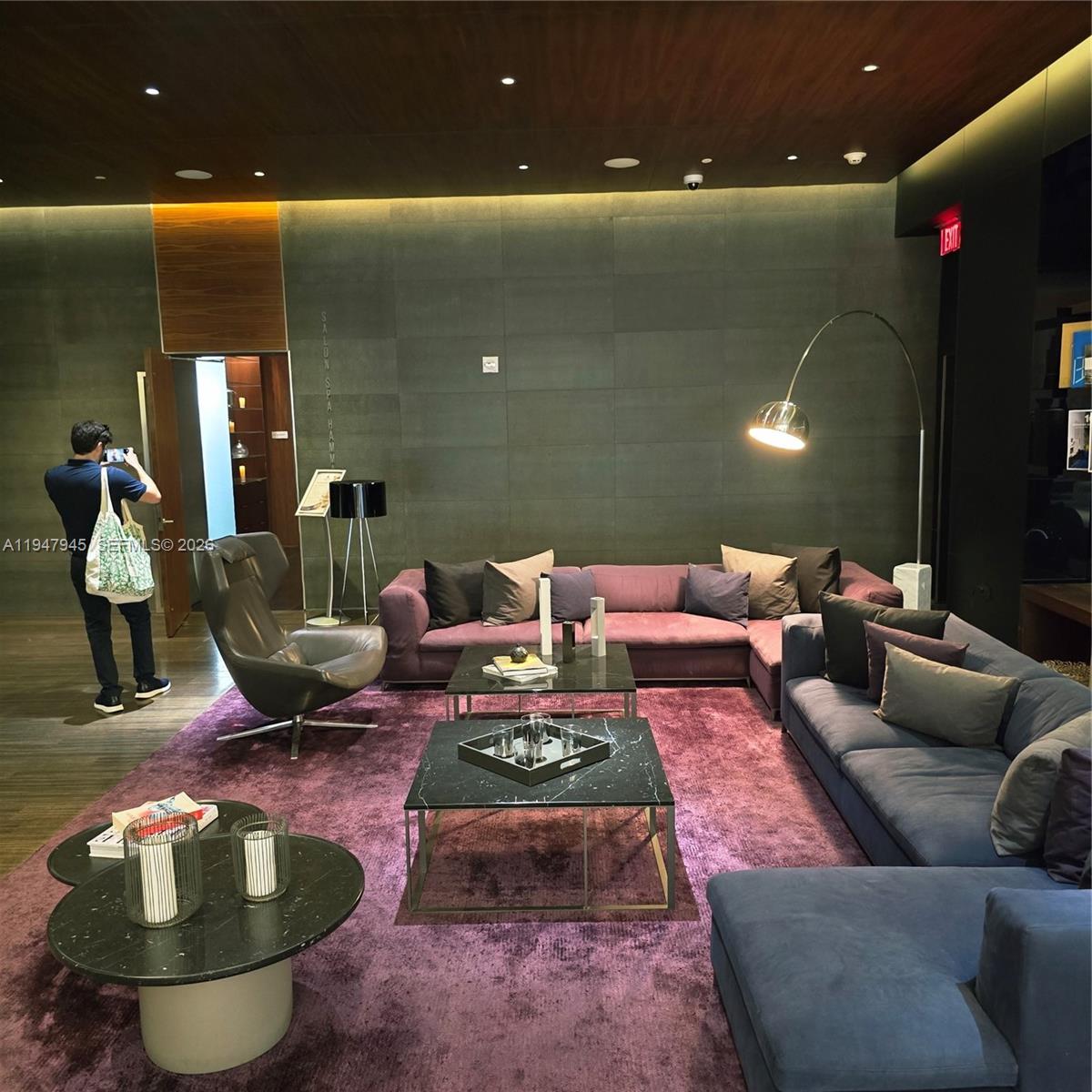 68 Southeast 6th Street, Unit 2110 Miami, FL 33131 - Photo 57 of 59