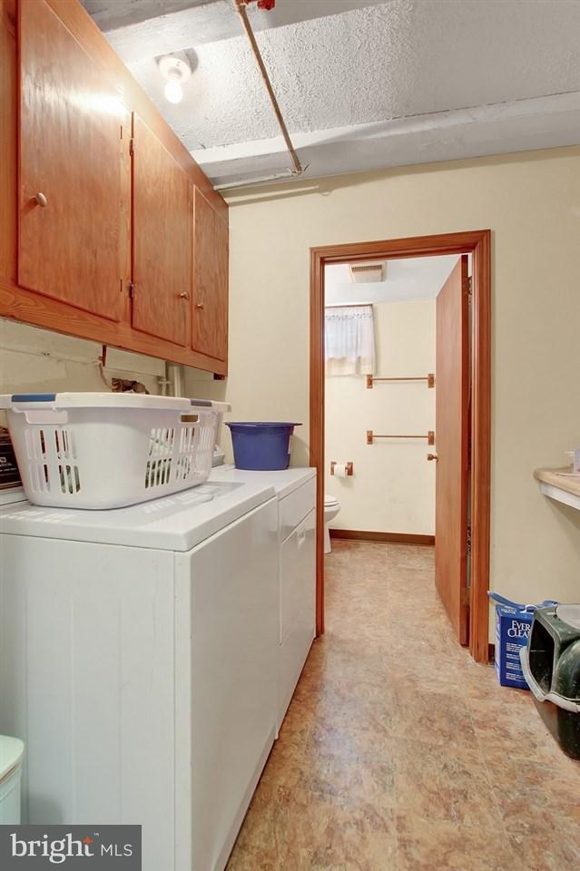 1305 Bonbar Road York, PA 17403 - Photo 14 of 25 Gallery Image 14