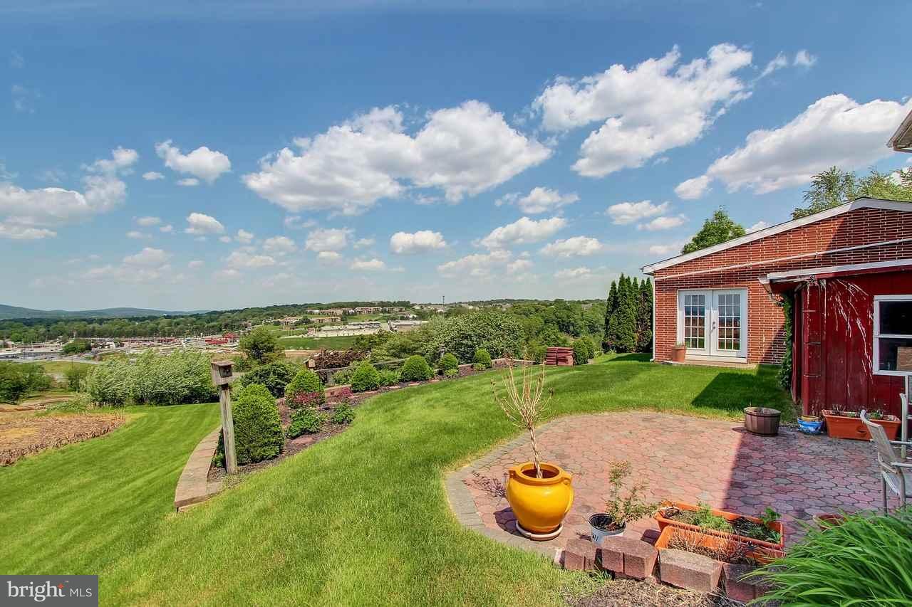 1305 Bonbar Road York, PA 17403 - Photo 21 of 25 Gallery Image 21