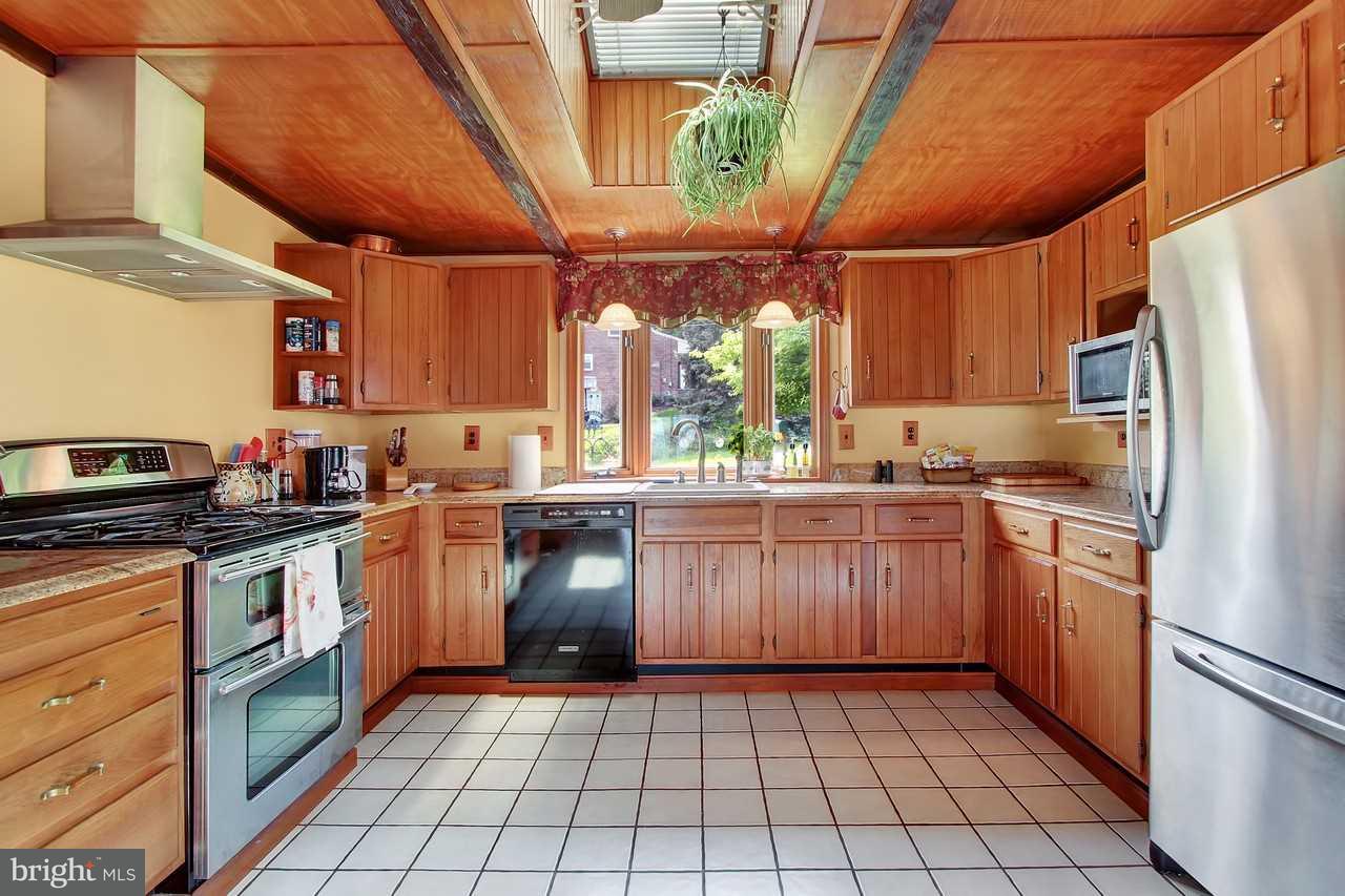 1305 Bonbar Road York, PA 17403 - Photo 6 of 25 Gallery Image 6