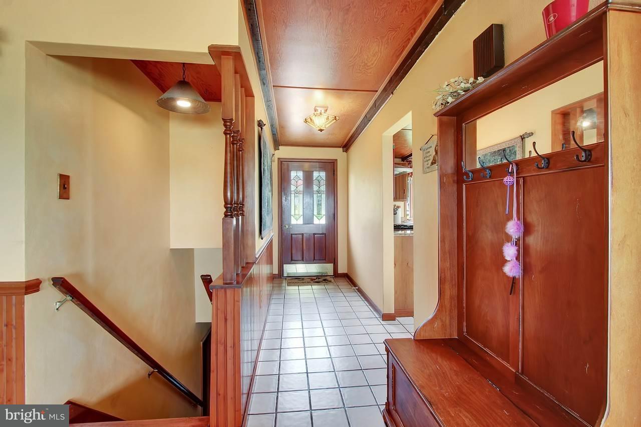 1305 Bonbar Road York, PA 17403 - Photo 9 of 25 Gallery Image 9