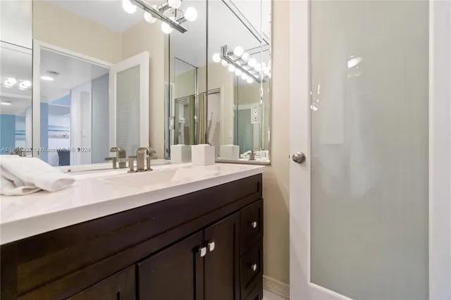 $4,000 | 100 Lincoln Road, Unit 1043, Miami Beach, FL 33139