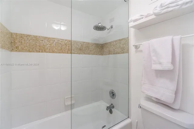 $4,000 | 100 Lincoln Road, Unit 1043, Miami Beach, FL 33139