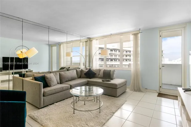 $4,000 | 100 Lincoln Road, Unit 1043, Miami Beach, FL 33139