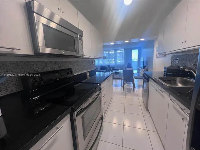 $4,000 | 100 Lincoln Road, Unit 1043, Miami Beach, FL 33139