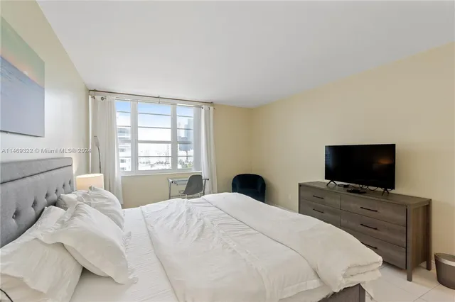 $4,000 | 100 Lincoln Road, Unit 1043, Miami Beach, FL 33139