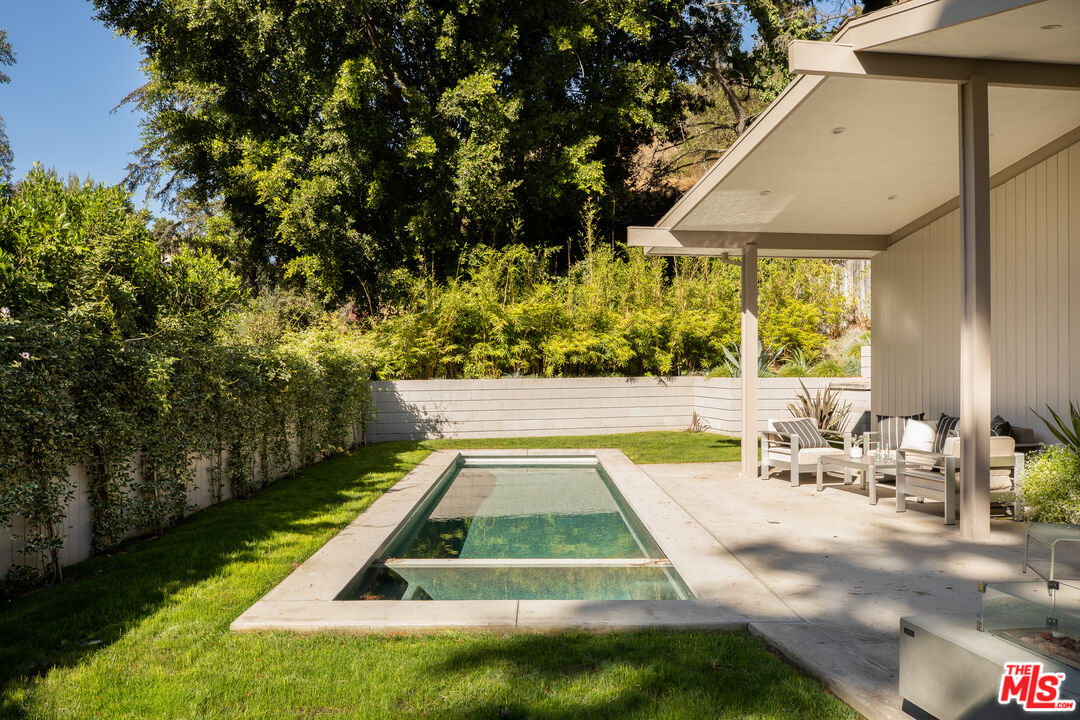 9563 Gloaming Drive Beverly Hills, CA 90210 - Photo 1 of 27