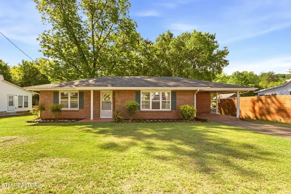 $245,000 | 205 West Main Street, Niota, TN 37826