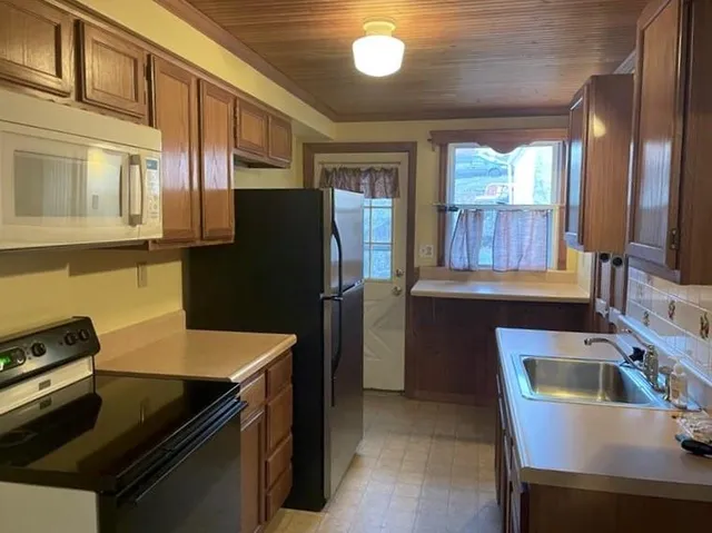 $1,825 | 132 Dilworth Street, Pittsburgh, PA 15211