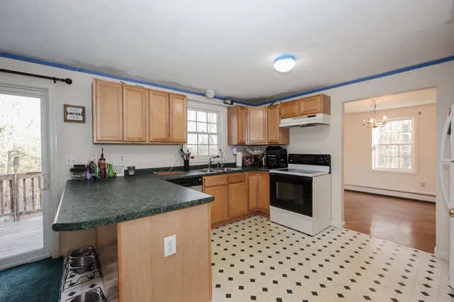 $465,000 | 57 Lyndsey Lane, Weare, NH 03281