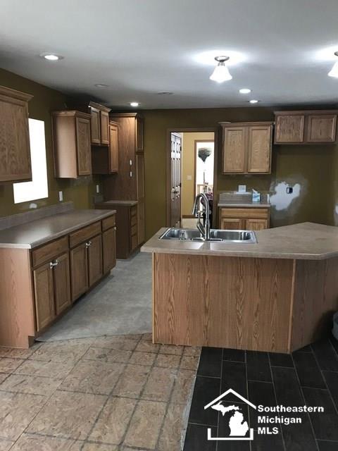 28126 Arsenal Road Flat Rock, MI 48134 - Photo 23 of 30 31377955-22.JPG