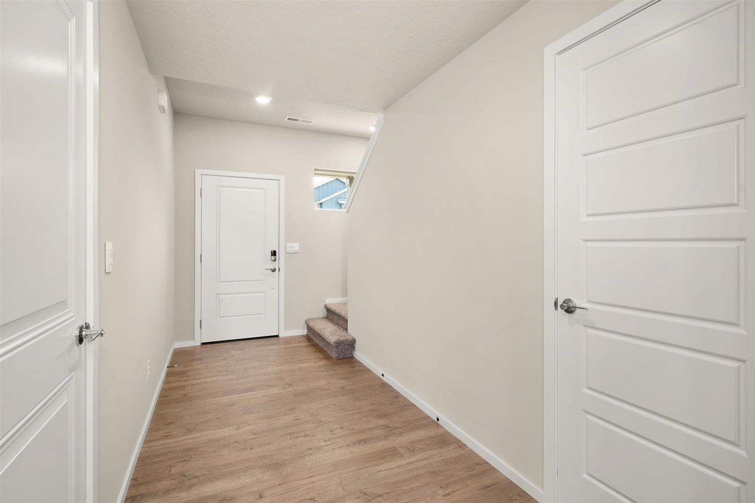 3745 South Clinton Road Spokane Valley, WA 99206 - Photo 3 of 36 Gallery Image 3
