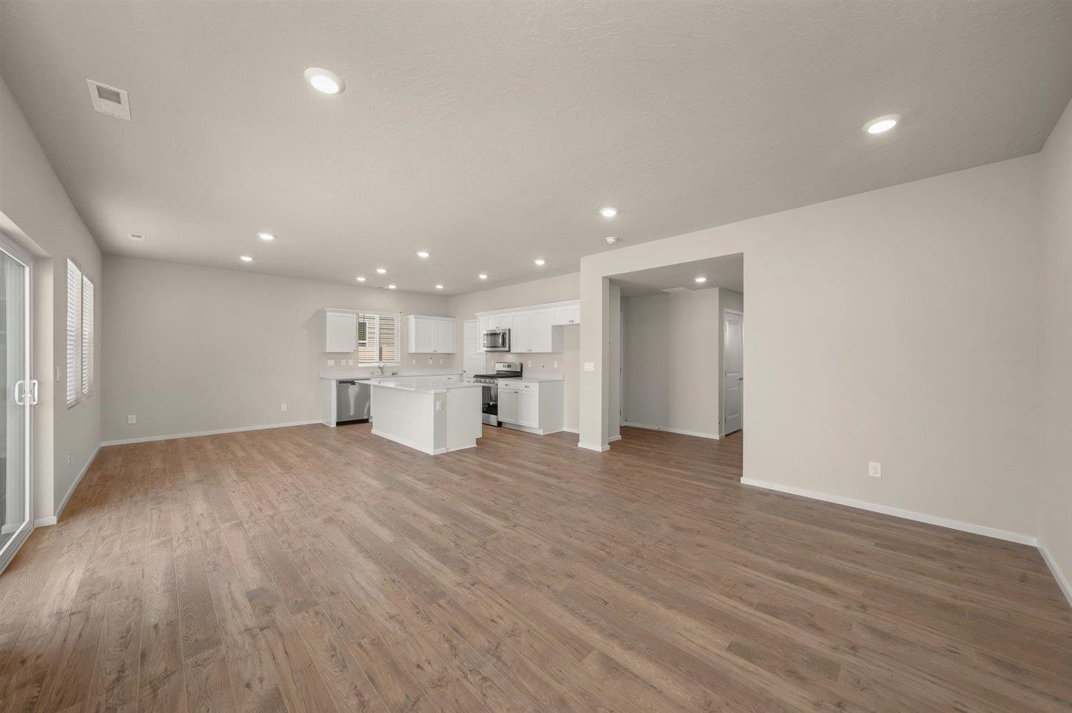 3745 South Clinton Road Spokane Valley, WA 99206 - Photo 7 of 36 Gallery Image 7